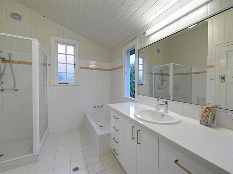 111 Victoria Avenue, Chelmer QLD 4068