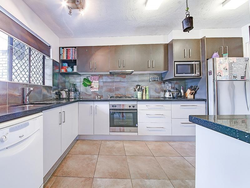 2/25 Bayliss Street, Toowong QLD 4066