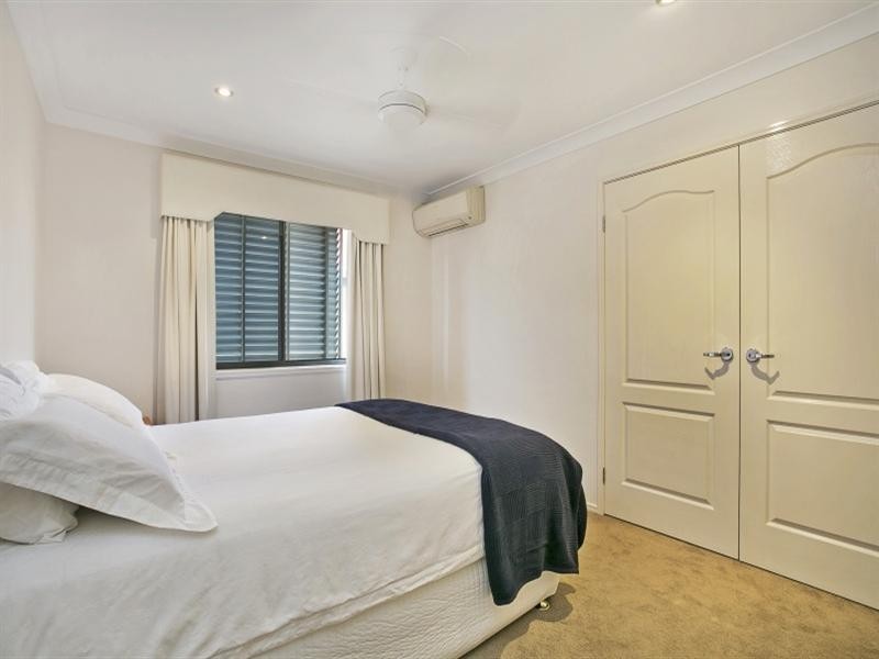 70 Robertson Street, Sherwood QLD 4075