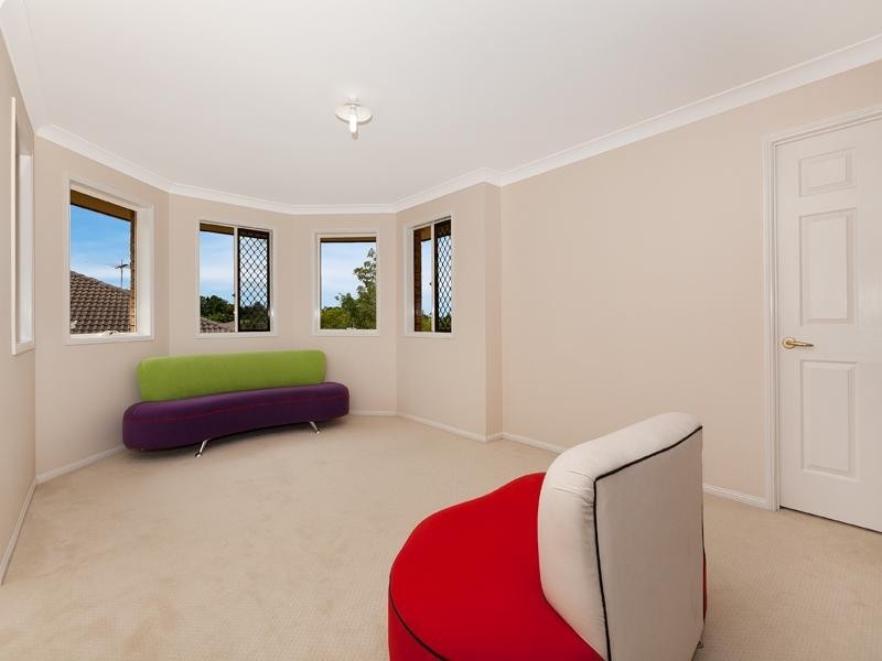 123 Englefield Road, Oxley QLD 4075