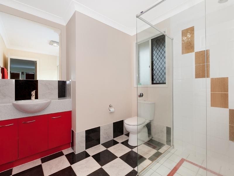 123 Englefield Road, Oxley QLD 4075