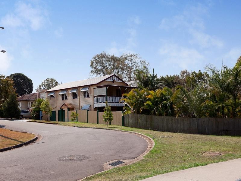 142 Central Avenue, Sherwood QLD 4075