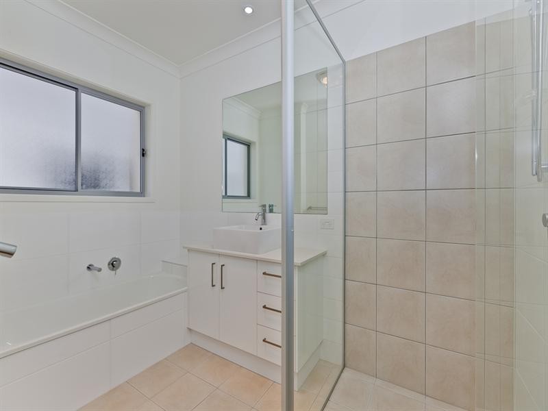 381 Verney Road East, Graceville QLD 4075