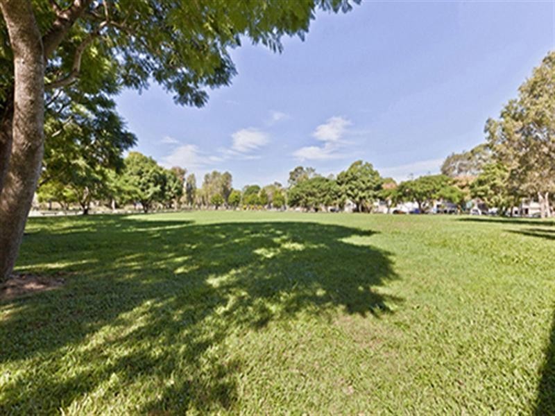 381 Verney Road East, Graceville QLD 4075