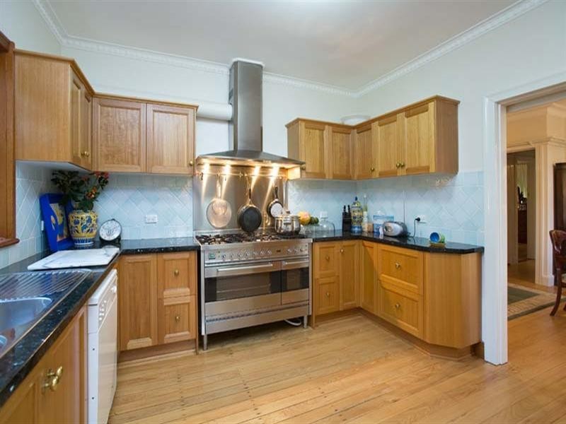 11 Rathlyn Avenue, Corinda QLD 4075