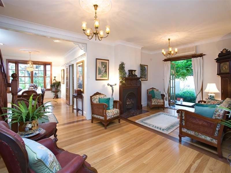 11 Rathlyn Avenue, Corinda QLD 4075