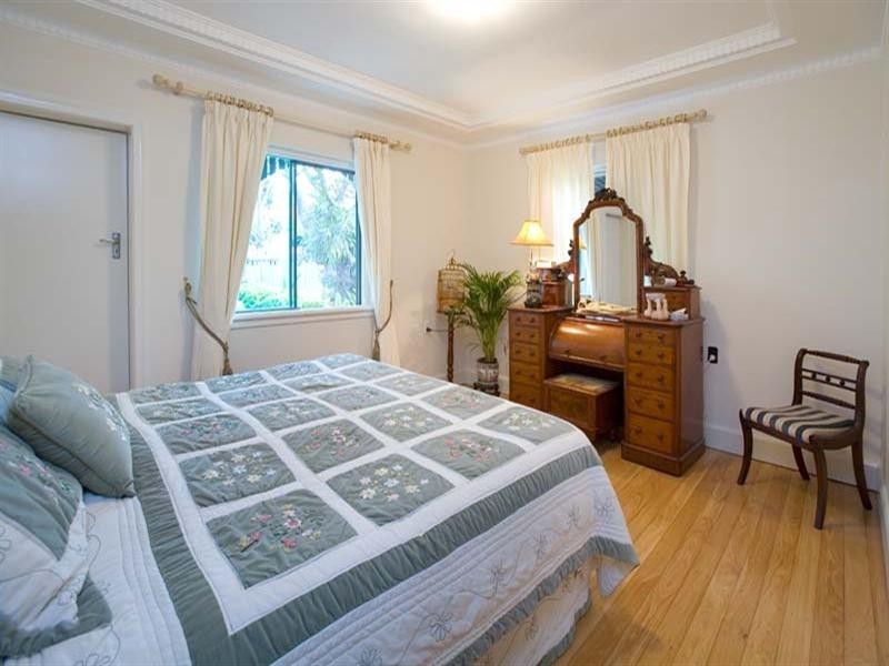 11 Rathlyn Avenue, Corinda QLD 4075