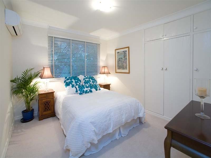 11 Rathlyn Avenue, Corinda QLD 4075