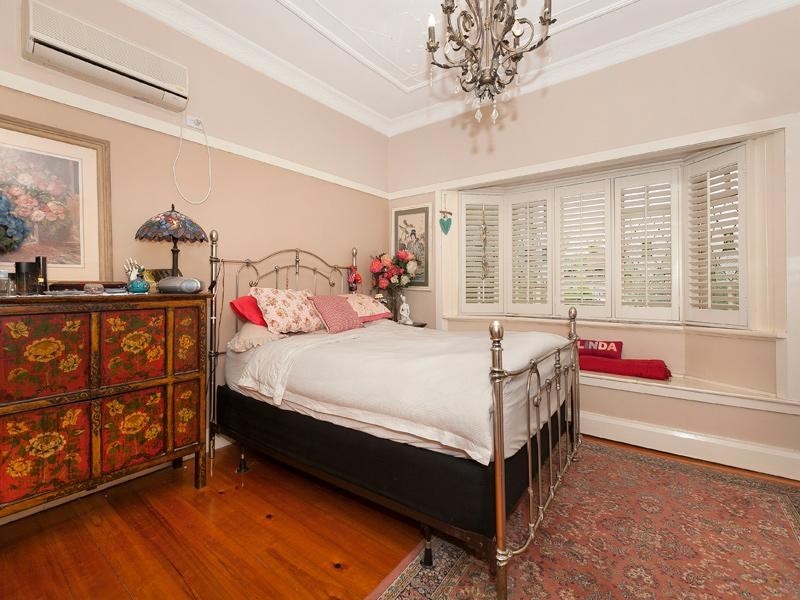 16 Allardyce Street, Graceville QLD 4075