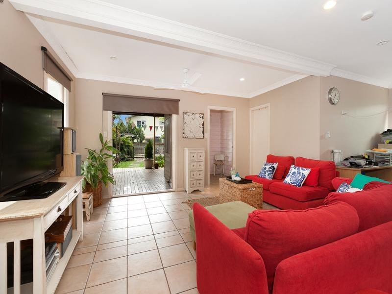 16 Allardyce Street, Graceville QLD 4075