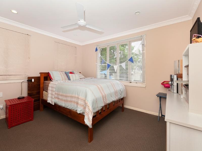 16 Allardyce Street, Graceville QLD 4075