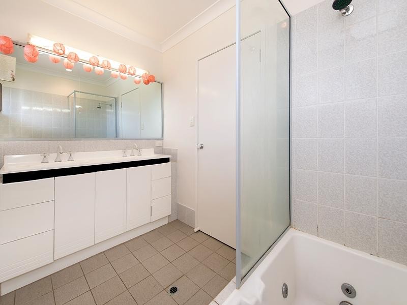 83 Nadine Street, Graceville QLD 4075