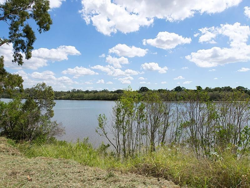 83 Nadine Street, Graceville QLD 4075