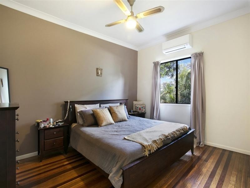 1 Coleman Street, Graceville QLD 4075