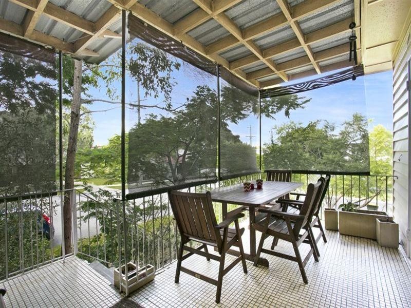 1 Coleman Street, Graceville QLD 4075