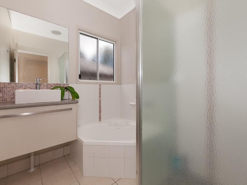 134 Central Avenue, Sherwood QLD 4075