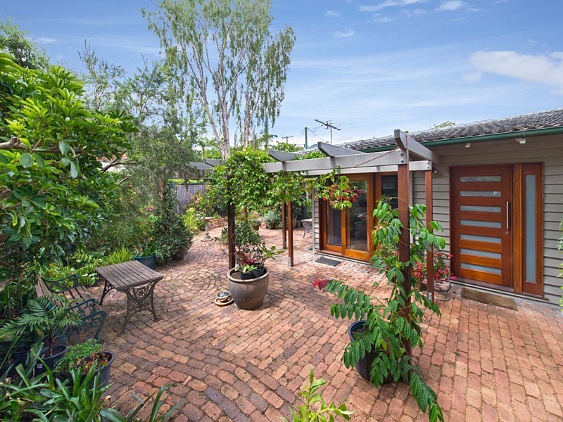 2 Teesdale Street, Corinda QLD 4075