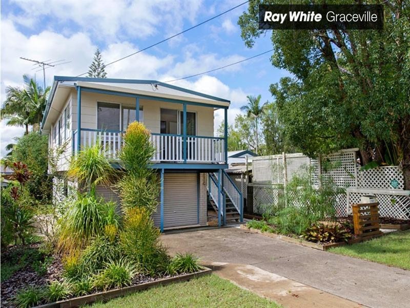 132 Gray Avenue, Corinda QLD 4075