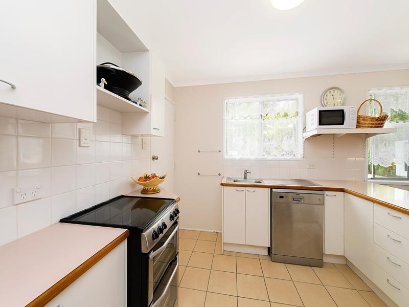 132 Gray Avenue, Corinda QLD 4075