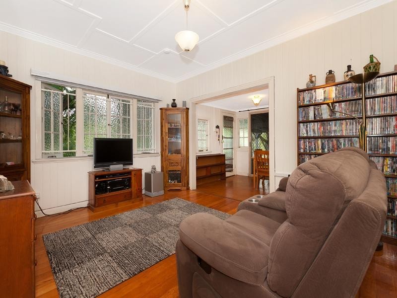 56 Mabel Street, Oxley QLD 4075