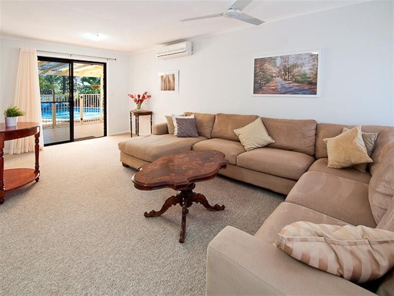 24 Macfarlane Street, Riverhills QLD 4074