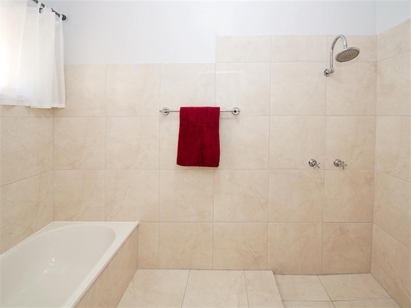 24 Macfarlane Street, Riverhills QLD 4074