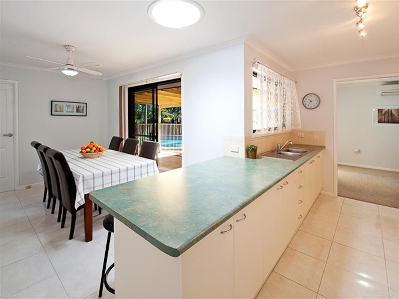 24 Macfarlane Street, Riverhills QLD 4074