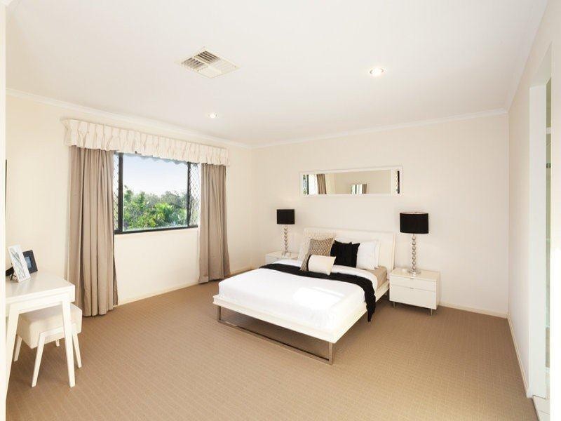 66 Robertson Street, Sherwood QLD 4075