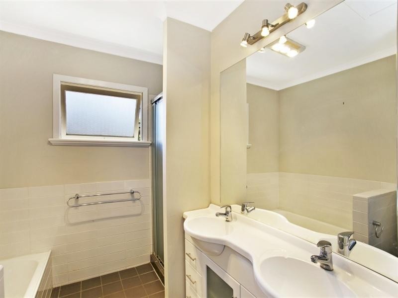 23 Johnstone Street, Sherwood QLD 4075