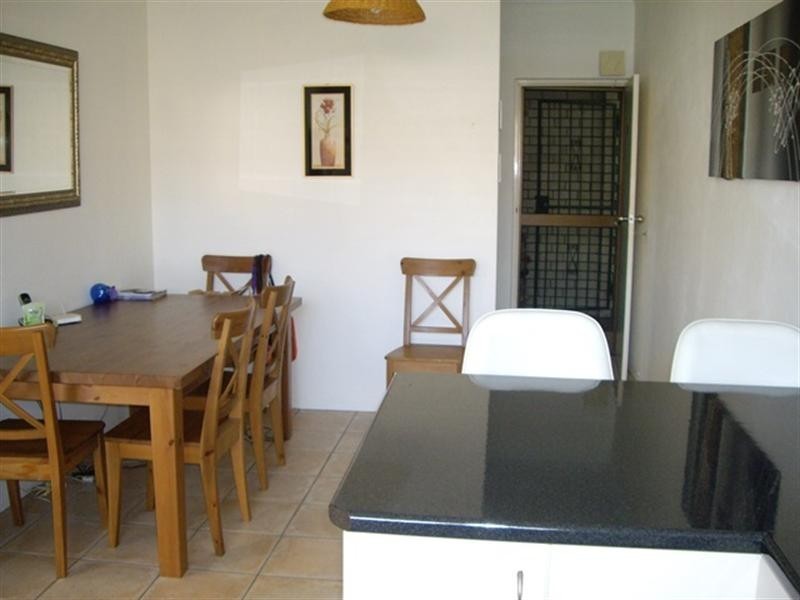 2/42 Primrose Street, Sherwood QLD 4075