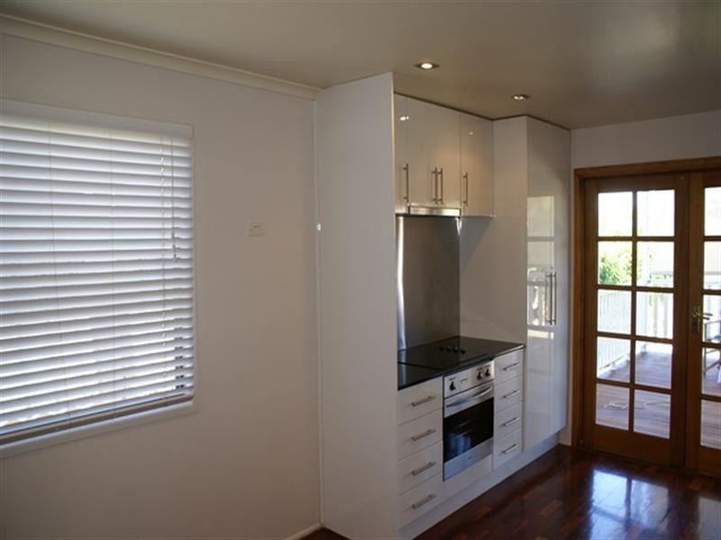 87 Graceville Avenue, Graceville QLD 4075