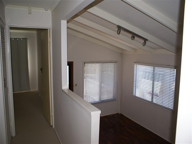 87 Graceville Avenue, Graceville QLD 4075