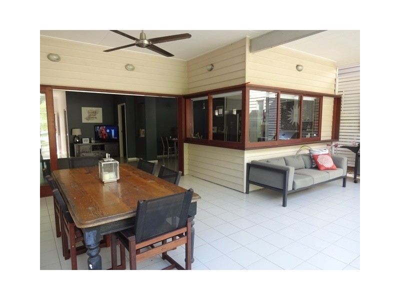 19 Collins Street, Corinda QLD 4075