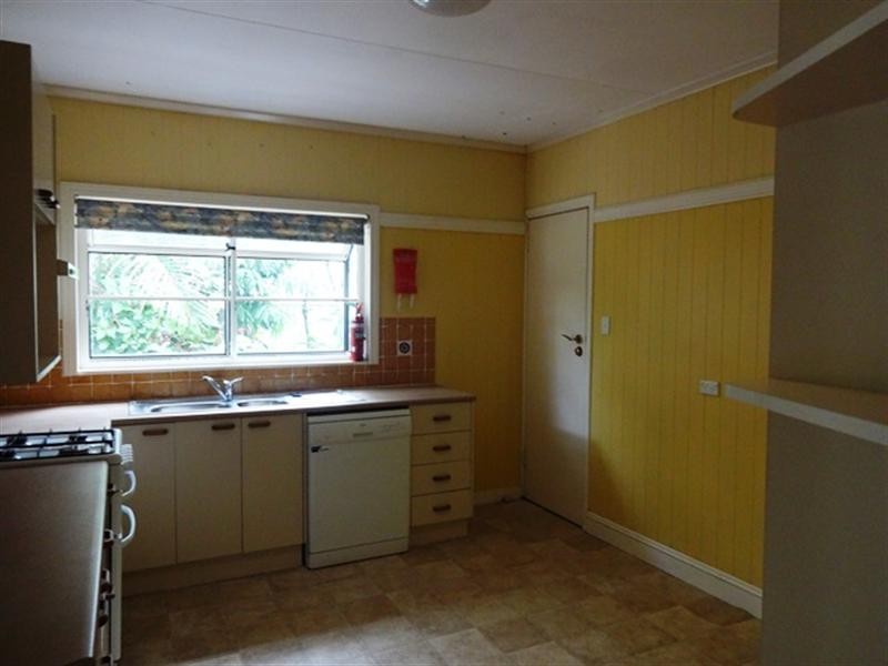 126 Strong Avenue, Graceville QLD 4075