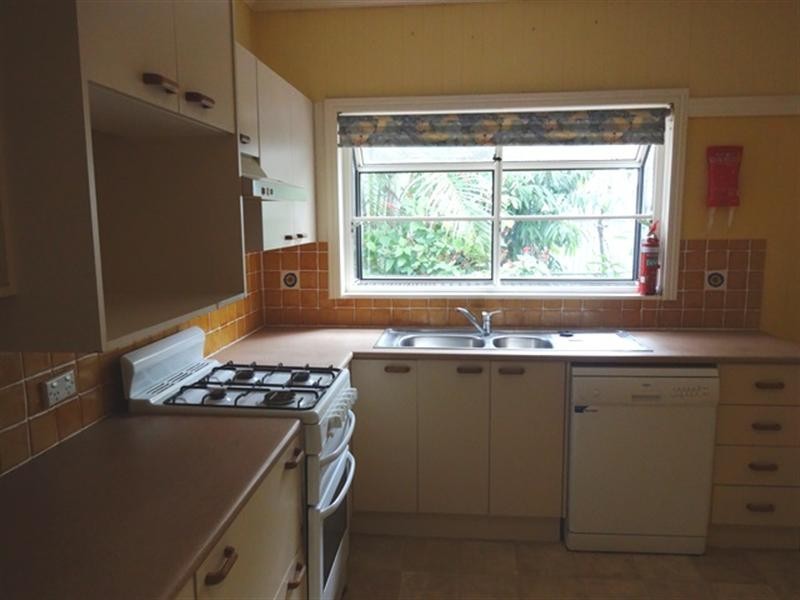 126 Strong Avenue, Graceville QLD 4075