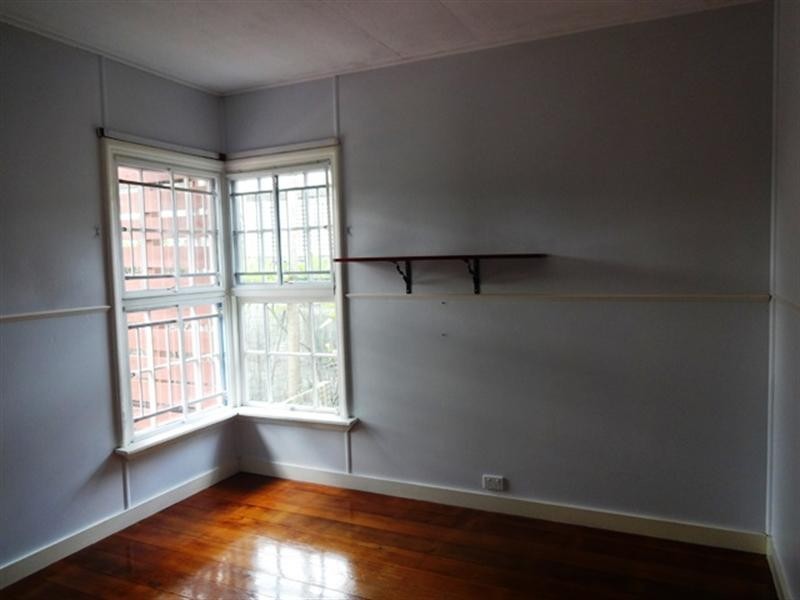 126 Strong Avenue, Graceville QLD 4075