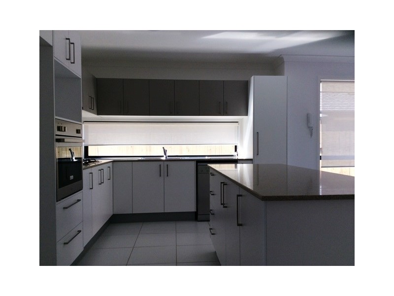 11 Pamphlett Street, Oxley QLD 4075