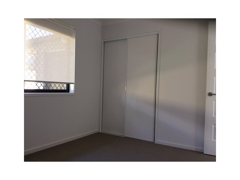 11 Pamphlett Street, Oxley QLD 4075