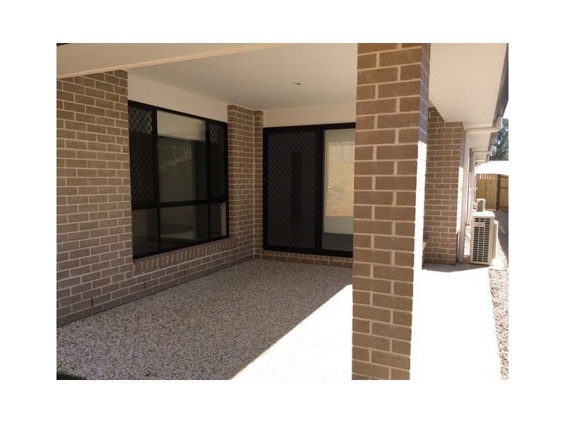 11 Pamphlett Street, Oxley QLD 4075