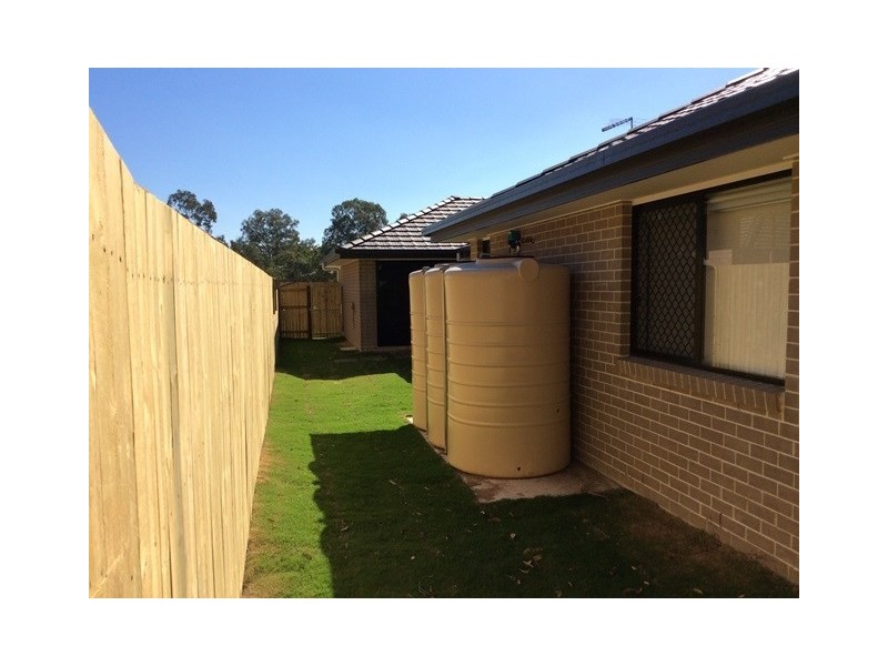 11 Pamphlett Street, Oxley QLD 4075