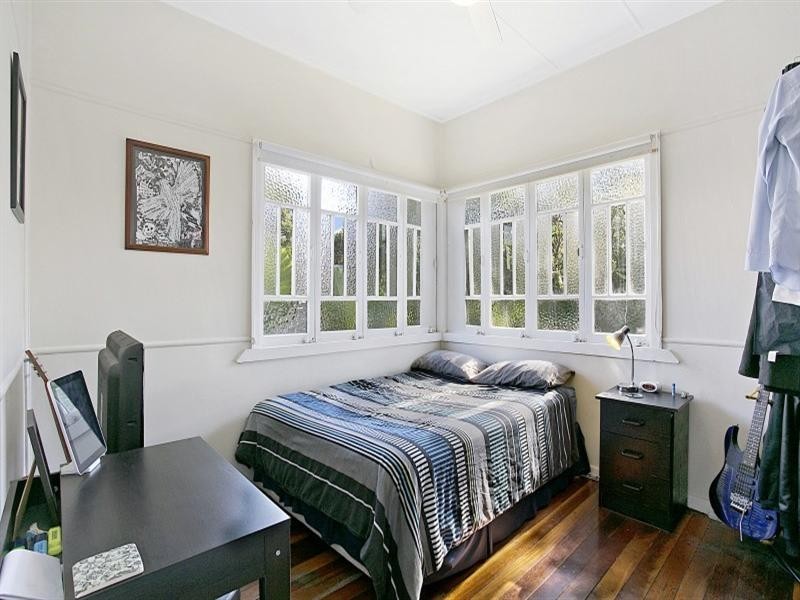 258 Verney Road East, Graceville QLD 4075