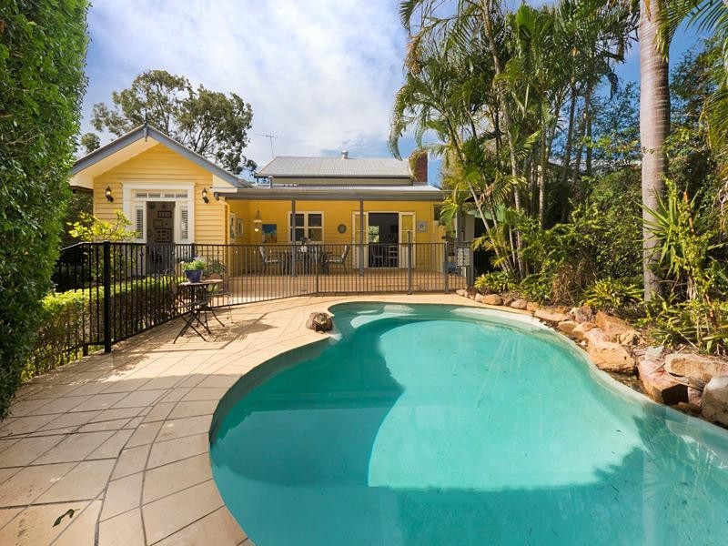 6 Ruskin Street, Taringa QLD 4068