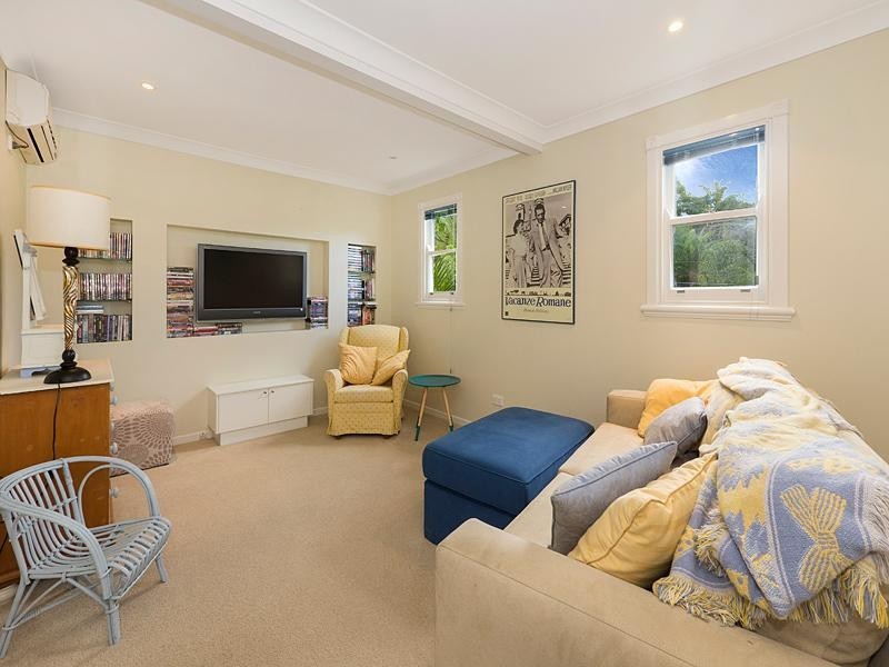 6 Ruskin Street, Taringa QLD 4068