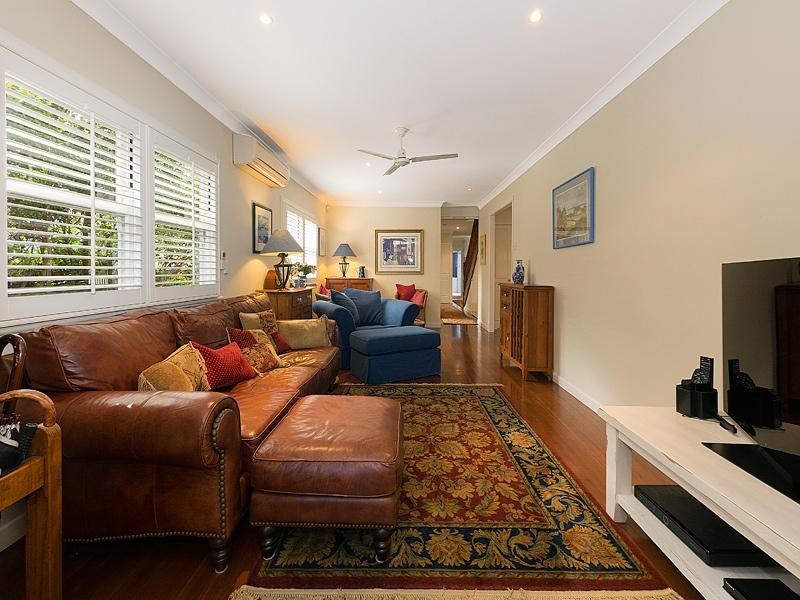 6 Ruskin Street, Taringa QLD 4068