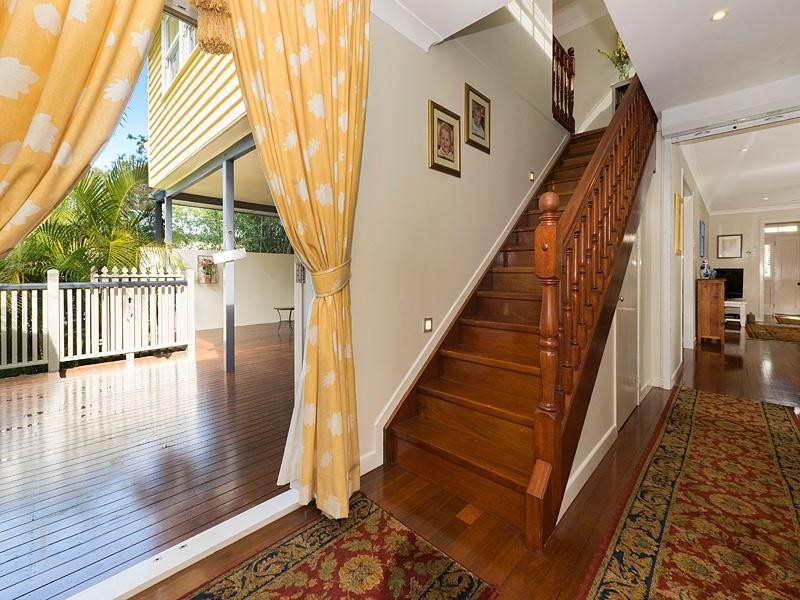 6 Ruskin Street, Taringa QLD 4068