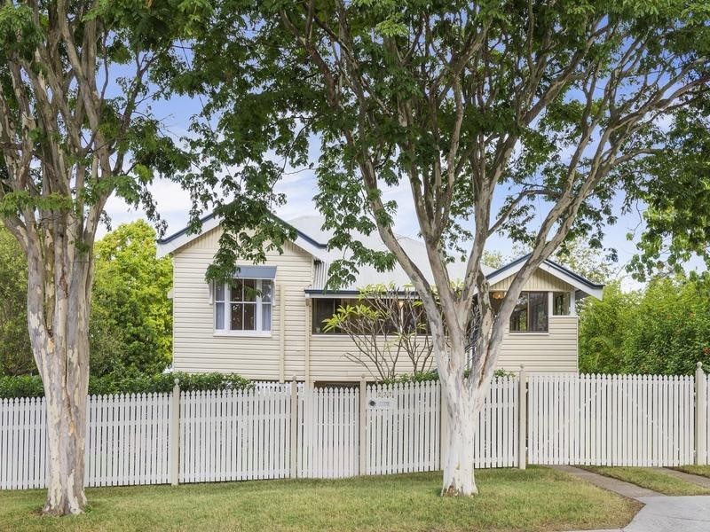 237 Verney Road East, Graceville QLD 4075