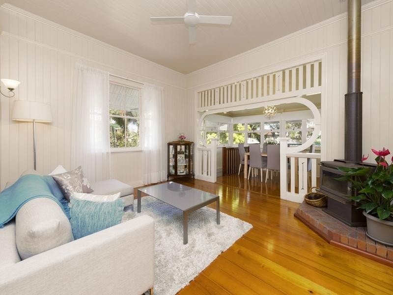 237 Verney Road East, Graceville QLD 4075