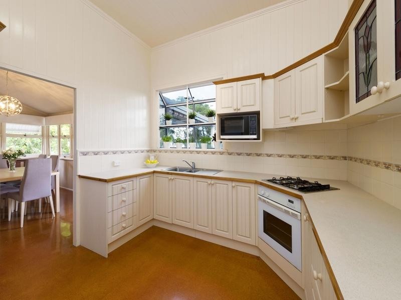 237 Verney Road East, Graceville QLD 4075