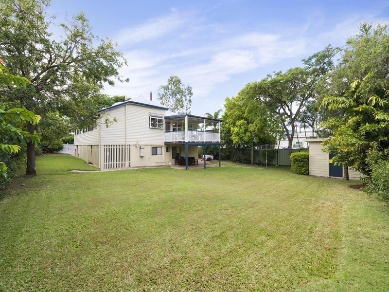 237 Verney Road East, Graceville QLD 4075