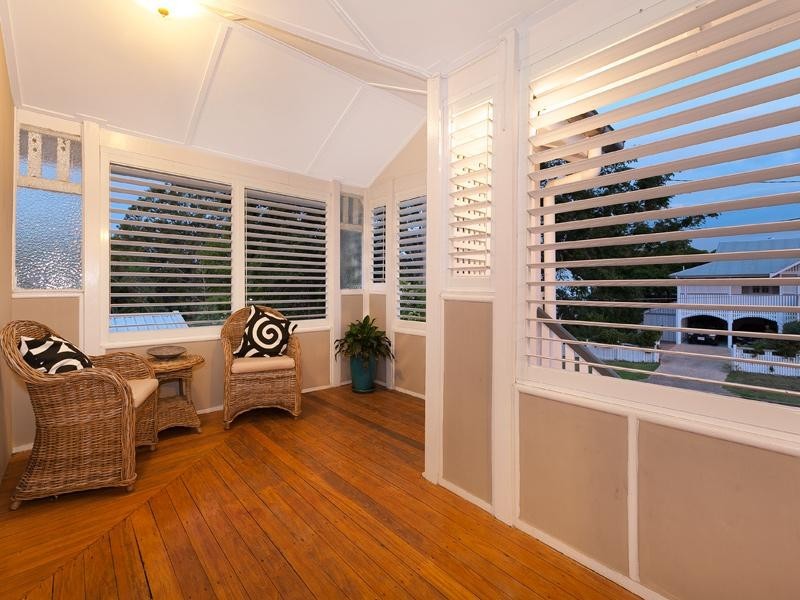 15 Mortlake Road, Graceville QLD 4075